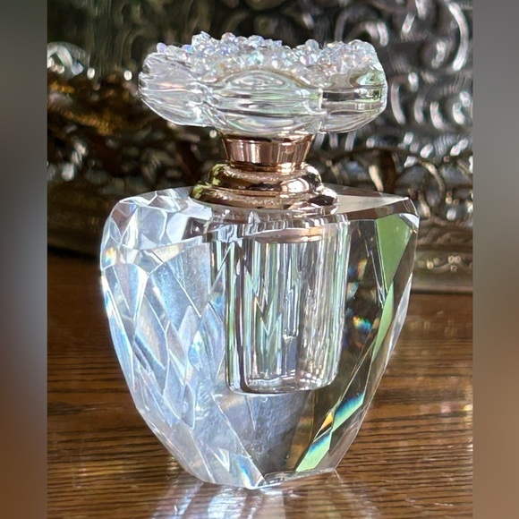 Oleg Cassini Crystal Sparkling Flower Perfume Bottle - Picture 2 of 13